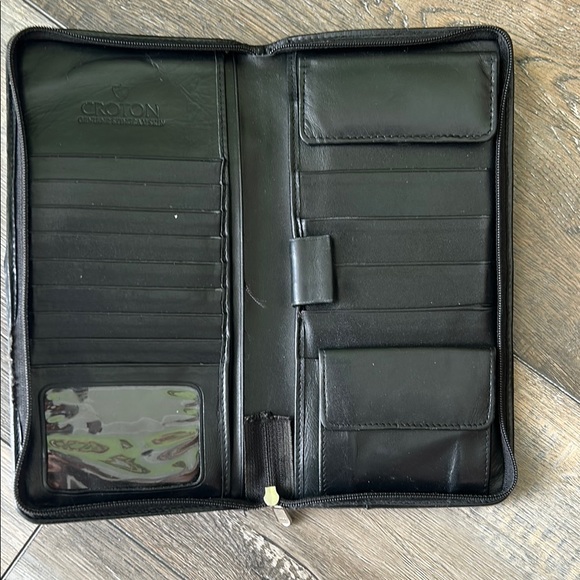 Black Stingray Leather Clutch - Picture 4 of 12